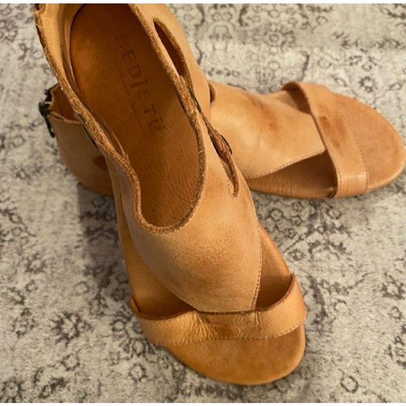 Bed Stu Sandal Women's Size 7. - Picture 2 of 4